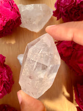 Load image into Gallery viewer, Clear Quartz Points
